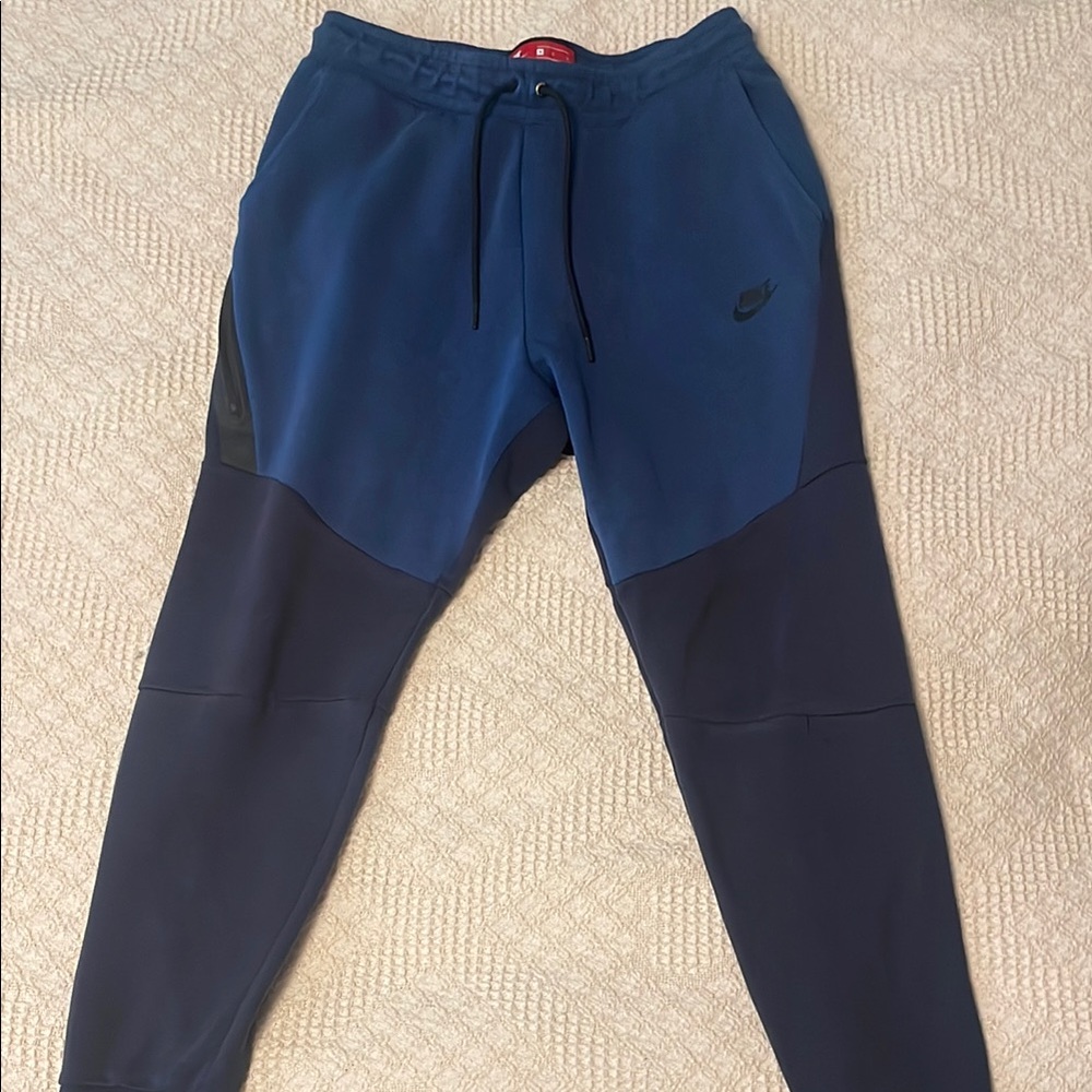 Nike tech joggers
